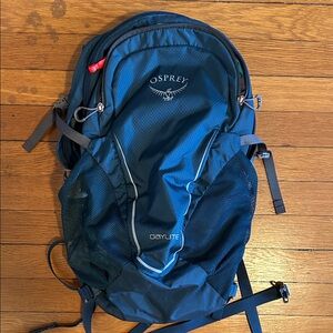 Osprey Daylite Backpack Lightweight Hiking Bag Blue H20 Pockets Outdoors